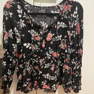 Floral long sleeve American eagle shirt with buttons in the middle